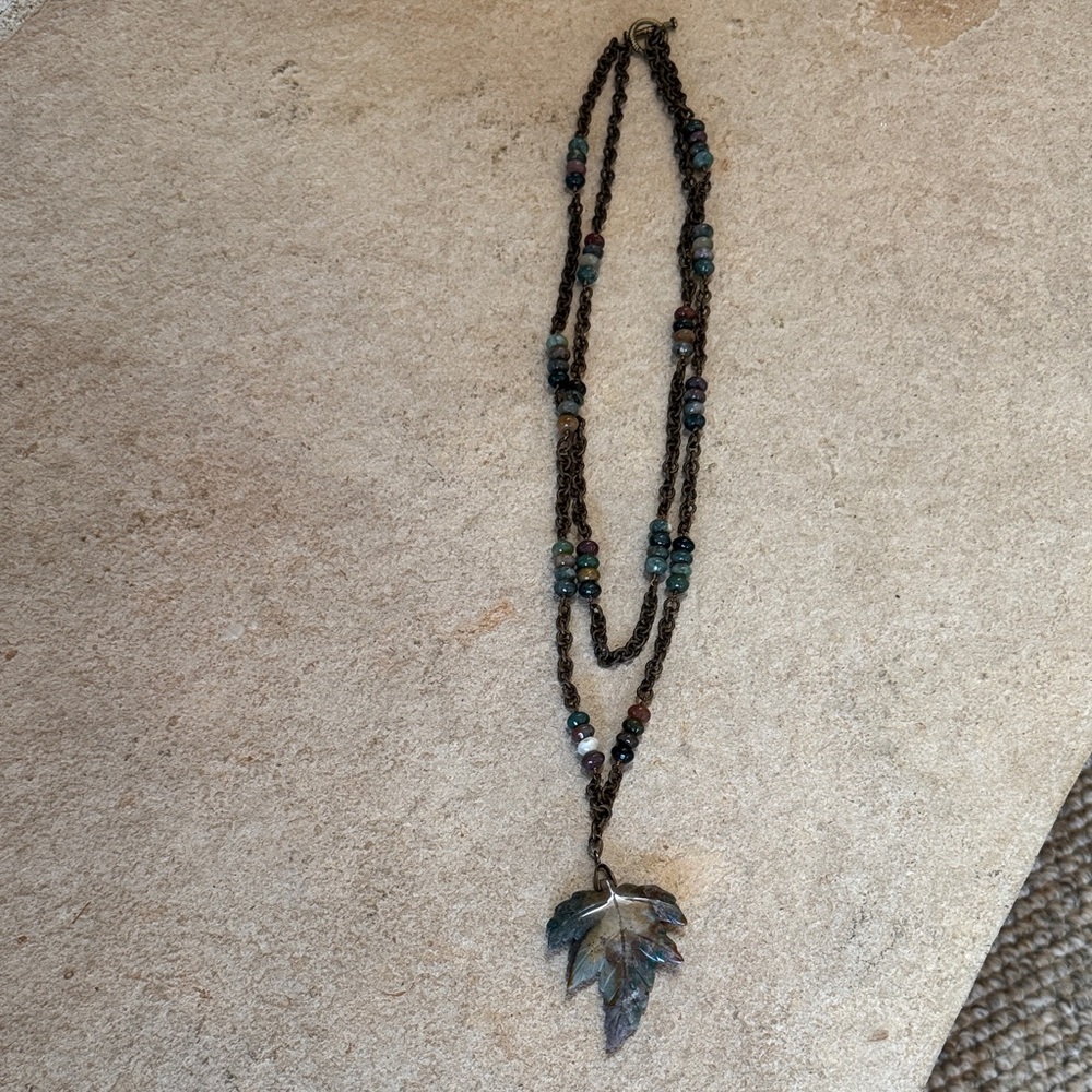 Multicolor stone Leaf Pendant Necklace - Women Jewelry good condition